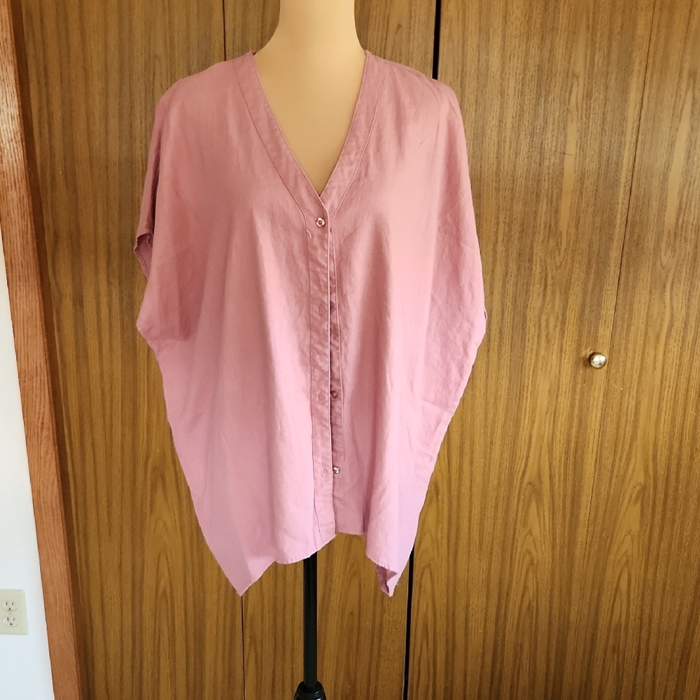 Ellos Dusty Rose V-Neck Blouse. Side Dip Hem, Boxy Style